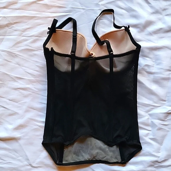 Lingerie, Victoria's secret 32D - Picture 2 of 5